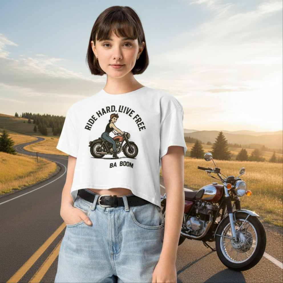 Camiseta corta/Crop top "Ride Hard Live Free"