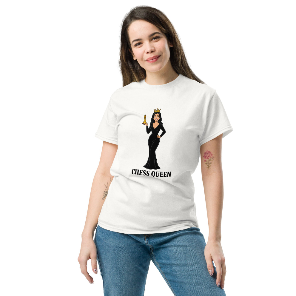 Reina de Ajedrez - Unisex Classic Tee