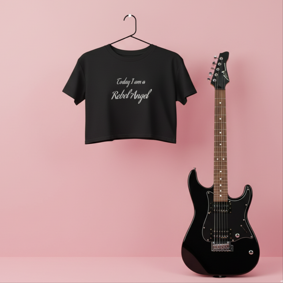 Camiseta Corta “Black Rebel Angel” - Crop Top
