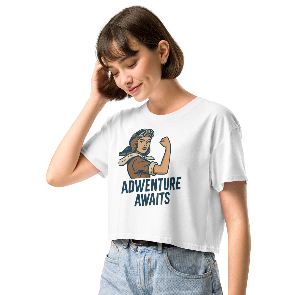 Camiseta corta / Crop-top "Adventure Awaits"