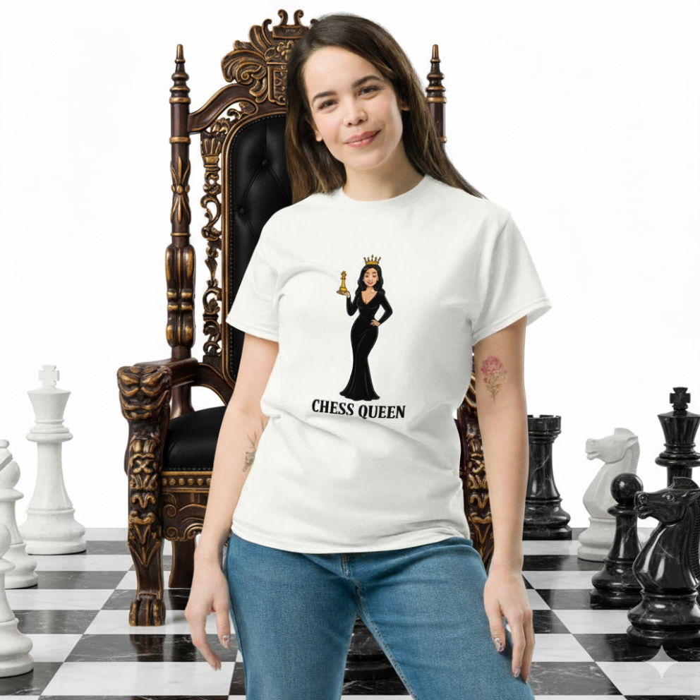Reina de Ajedrez - Unisex Classic Tee