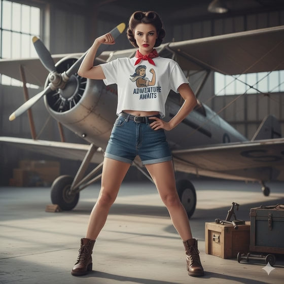 Camiseta corta / Crop-top "Adventure Awaits"